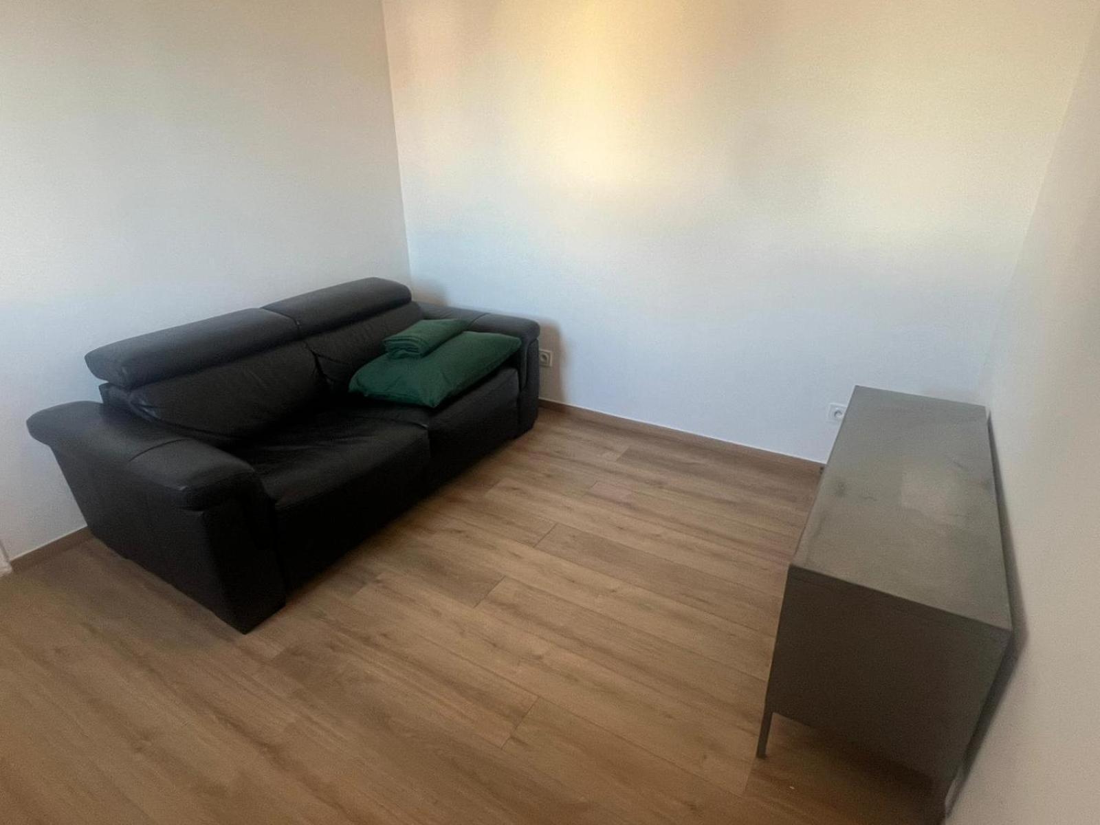 T2 Colombes Proche Toutes Commodites #4